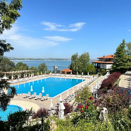 Amara Santa Marina, *