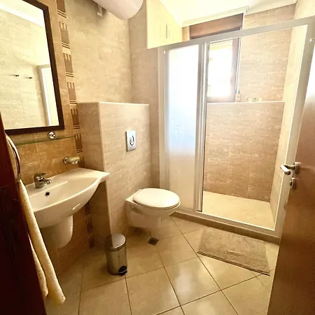 Amara Santa Marina, * Σωζόπολη