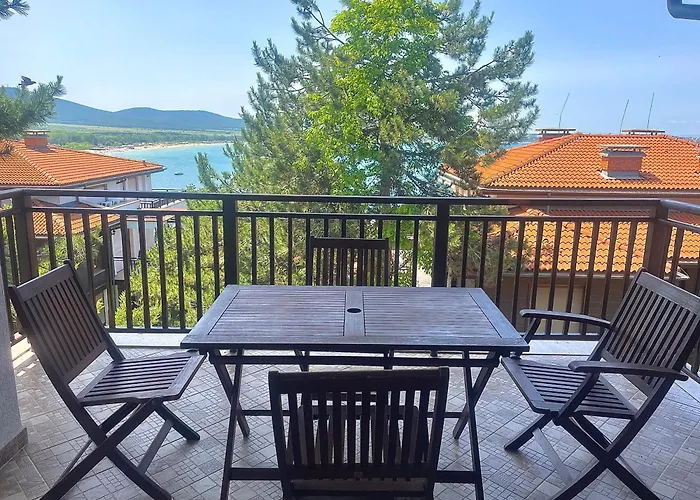 Amara Santa Marina, *